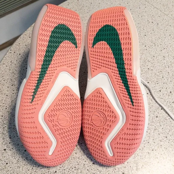 🔥BRAND NEW NIKE ZOOM