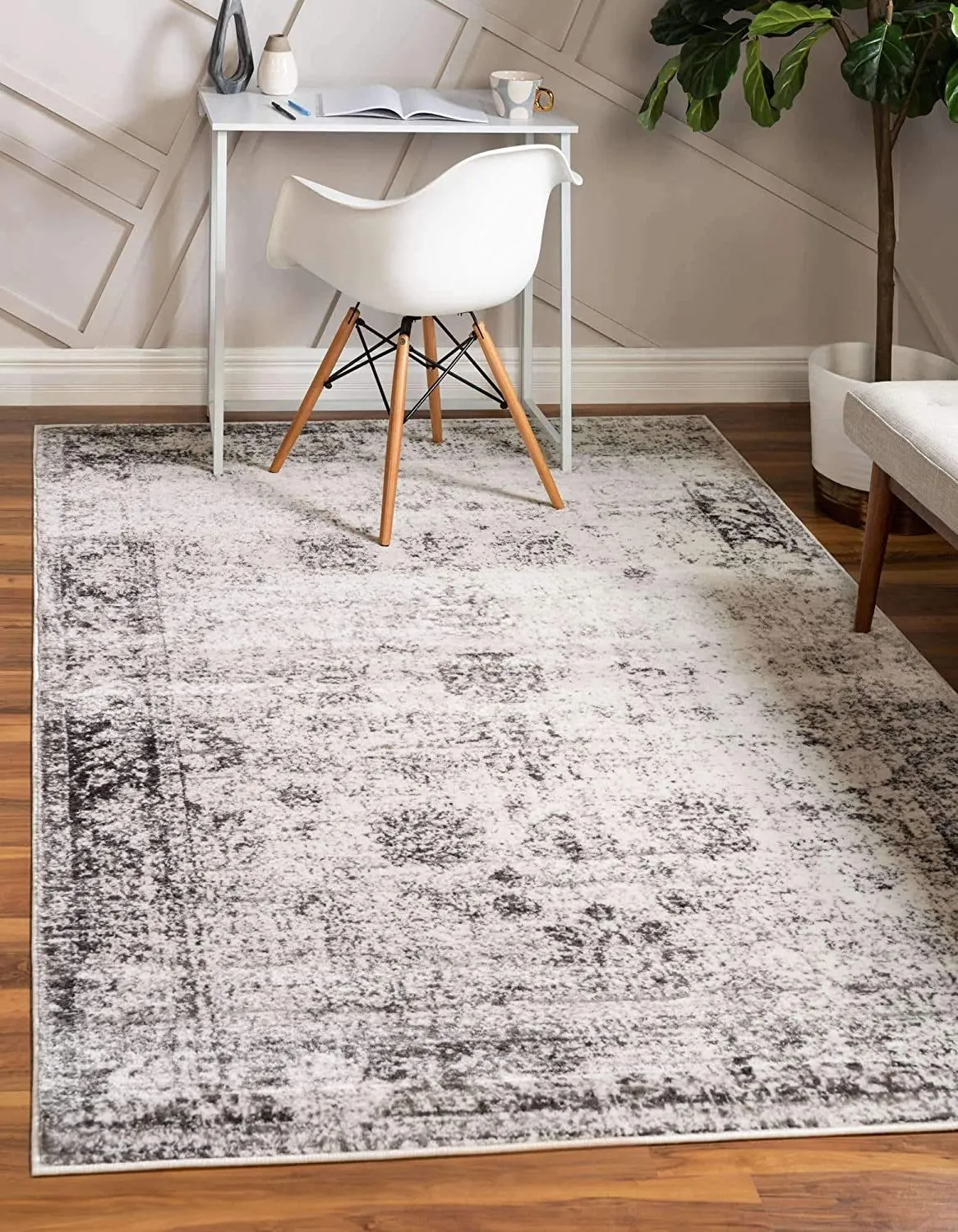 Brand new Unique Loom Home Decor Area Rug, 5' X 8', Grey! Stain Resistant! Made in Turkey! Retails $235 W/Tax!