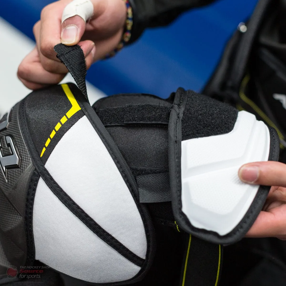 CCM Super Tacks AS1 Senior Hockey Shoulder Pads
