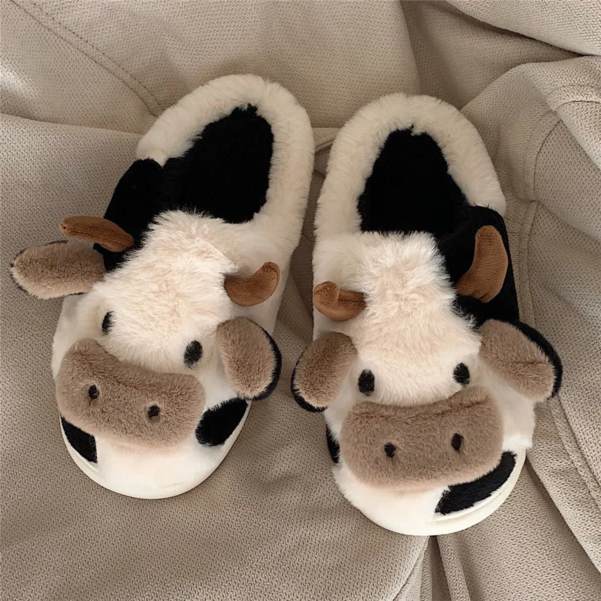 Cute Cow Animal Slipper For Womens shoes Girls Fashion Kawaii Soft Fluffy Winter Warm Slippers Woman Cartoon Milk Cow House Slippers Funny Shoes