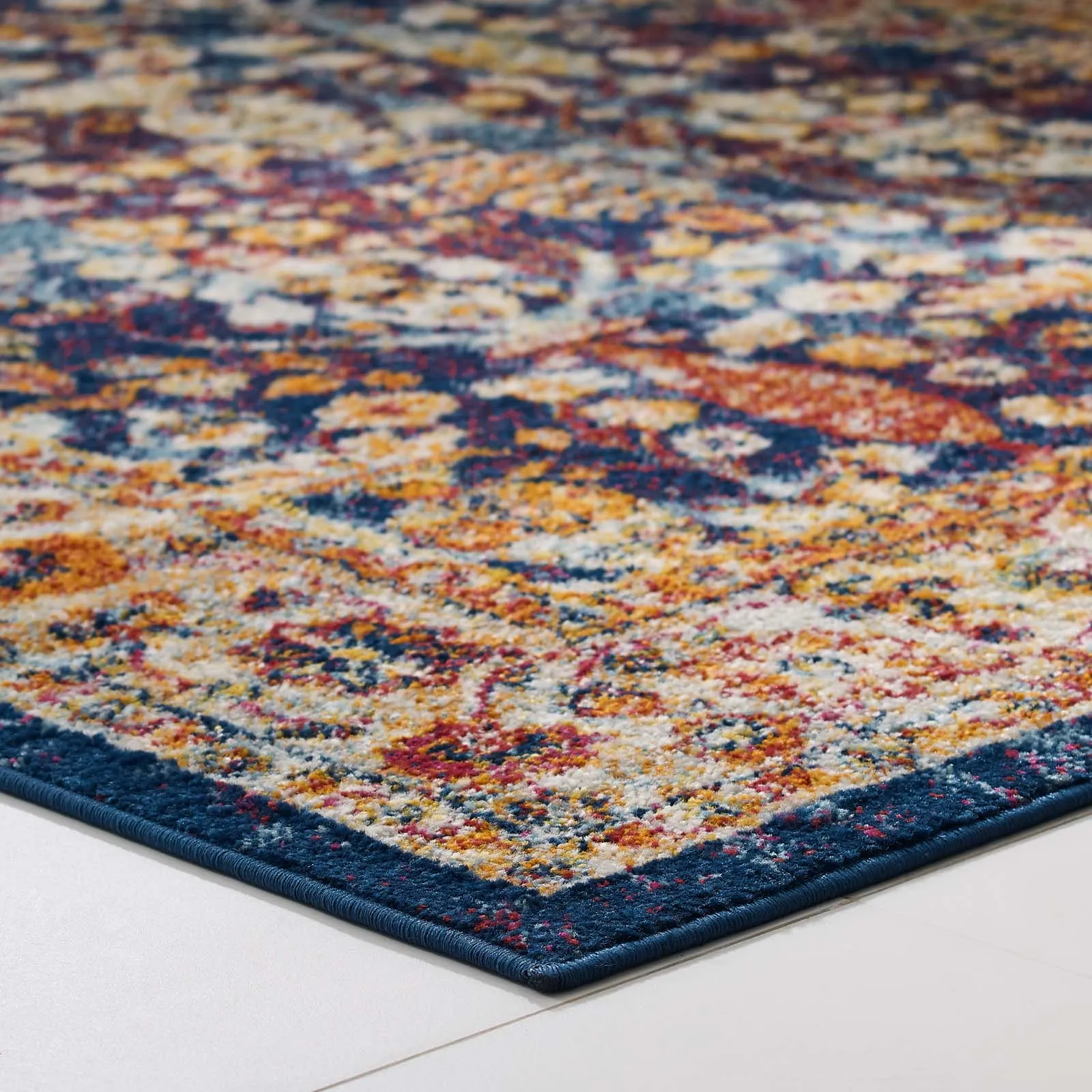 ENTOURAGE JESSA DISTRESSED VINTAGE FLORAL LATTICE