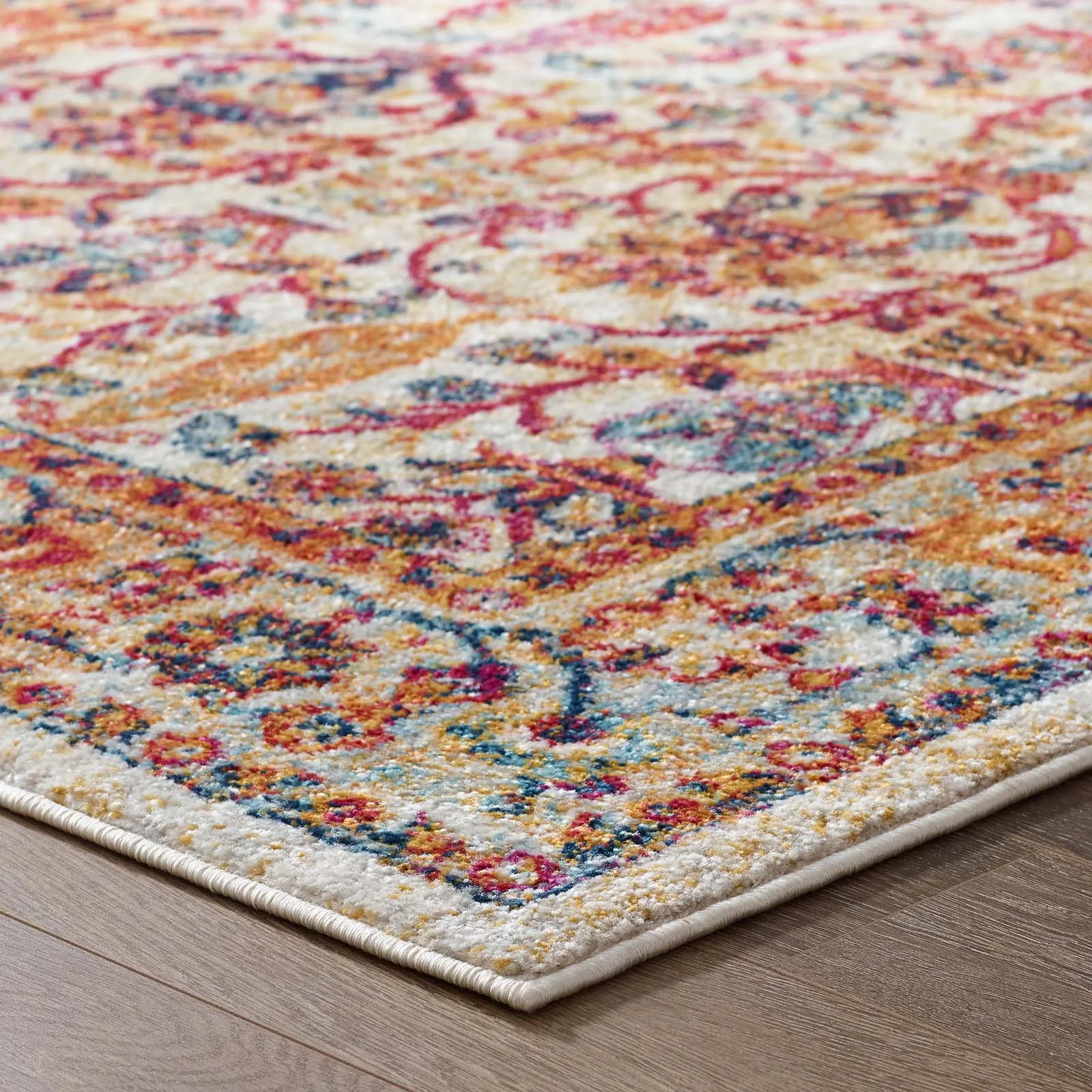 ENTOURAGE JESSA DISTRESSED VINTAGE FLORAL LATTICE
