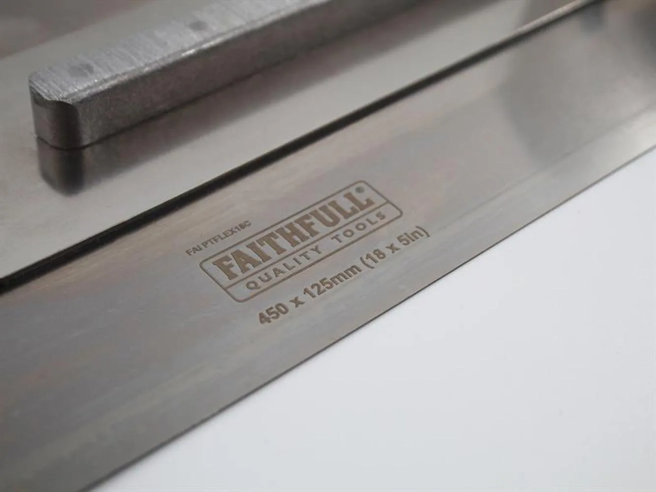 Faithfull Flex Finishing Trowel With Cork Handle 450mm (18In)