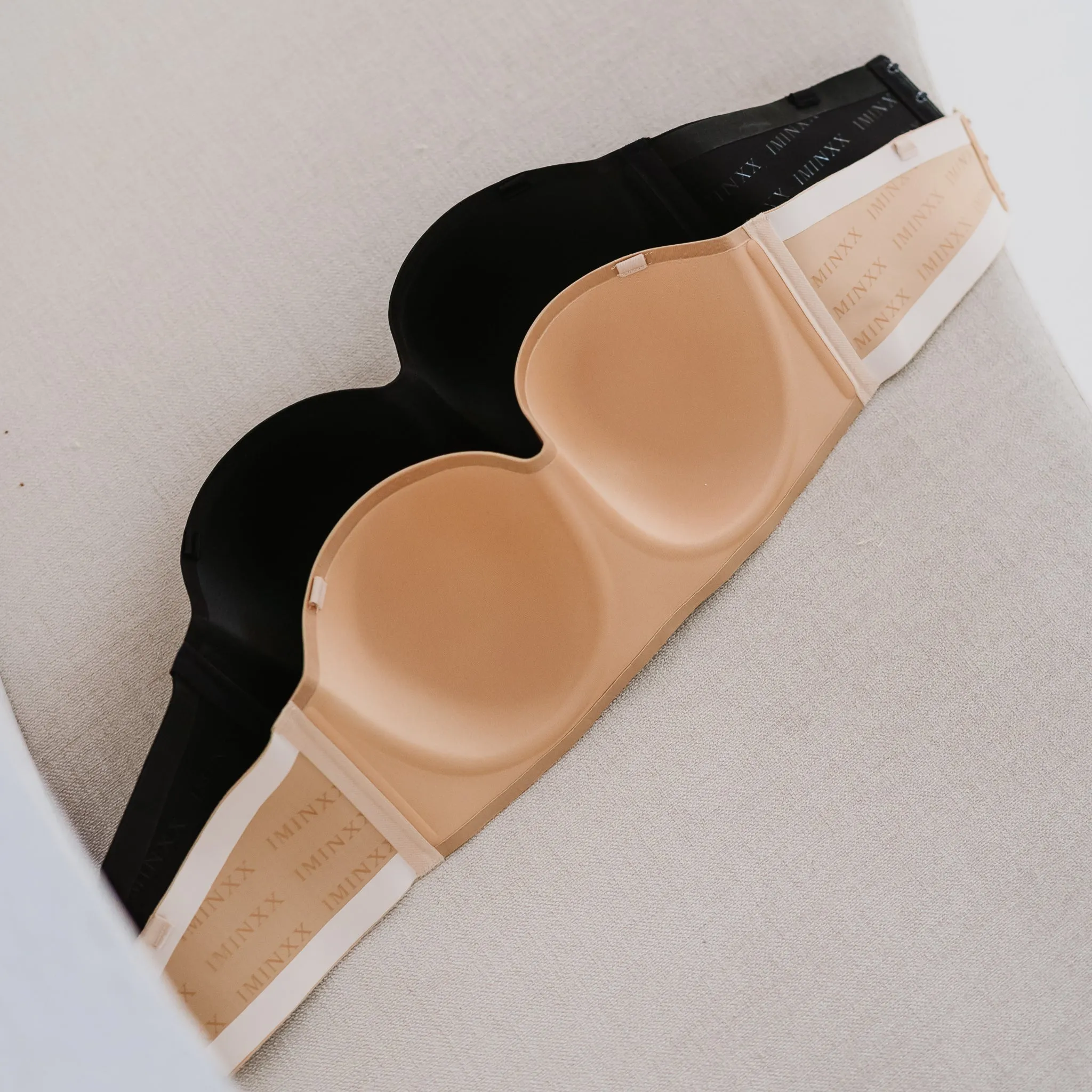 Full Scoop! Seamless Lightly-lined Anti-slip Strapless Wireless Bra in Black