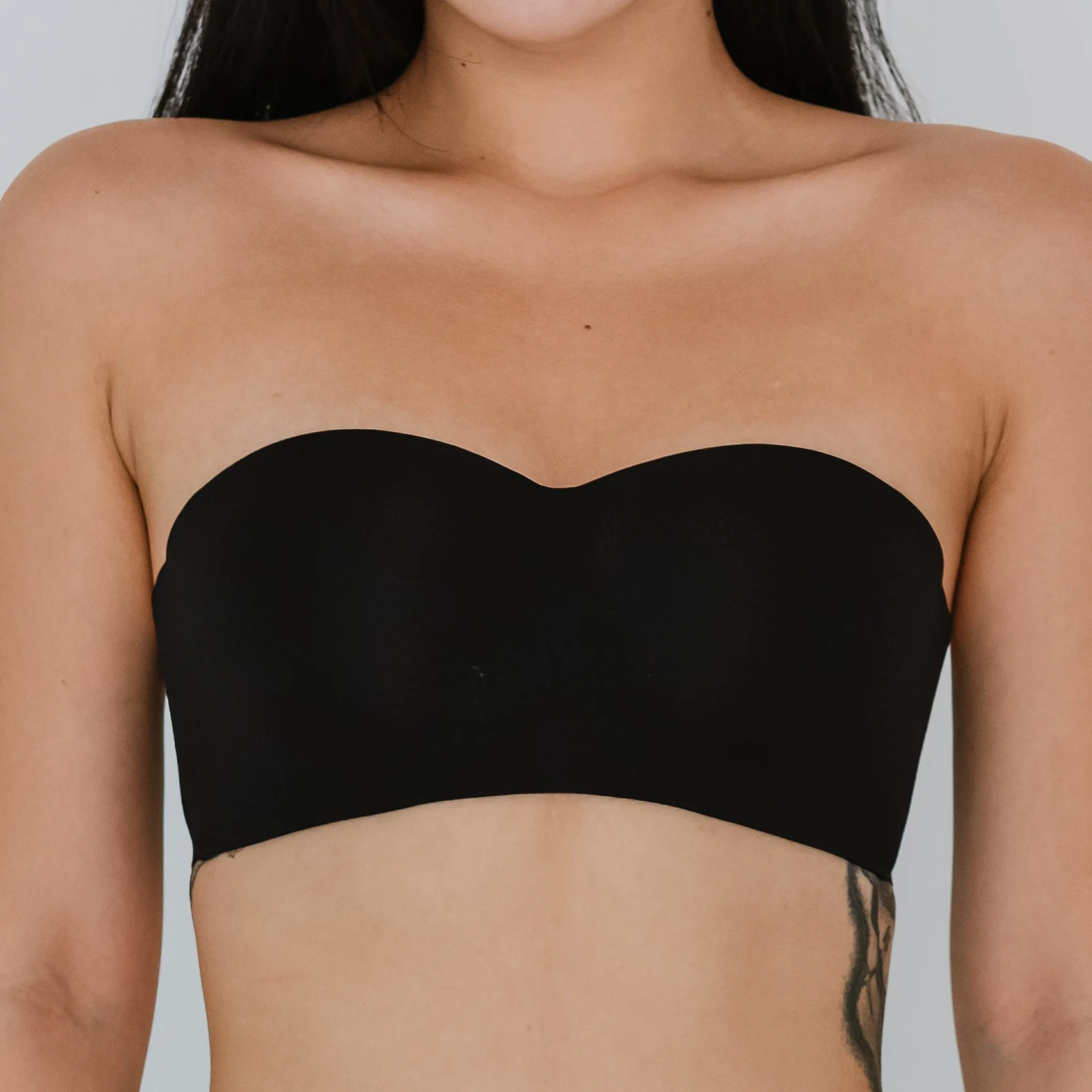 Full Scoop! Seamless Lightly-lined Anti-slip Strapless Wireless Bra in Black