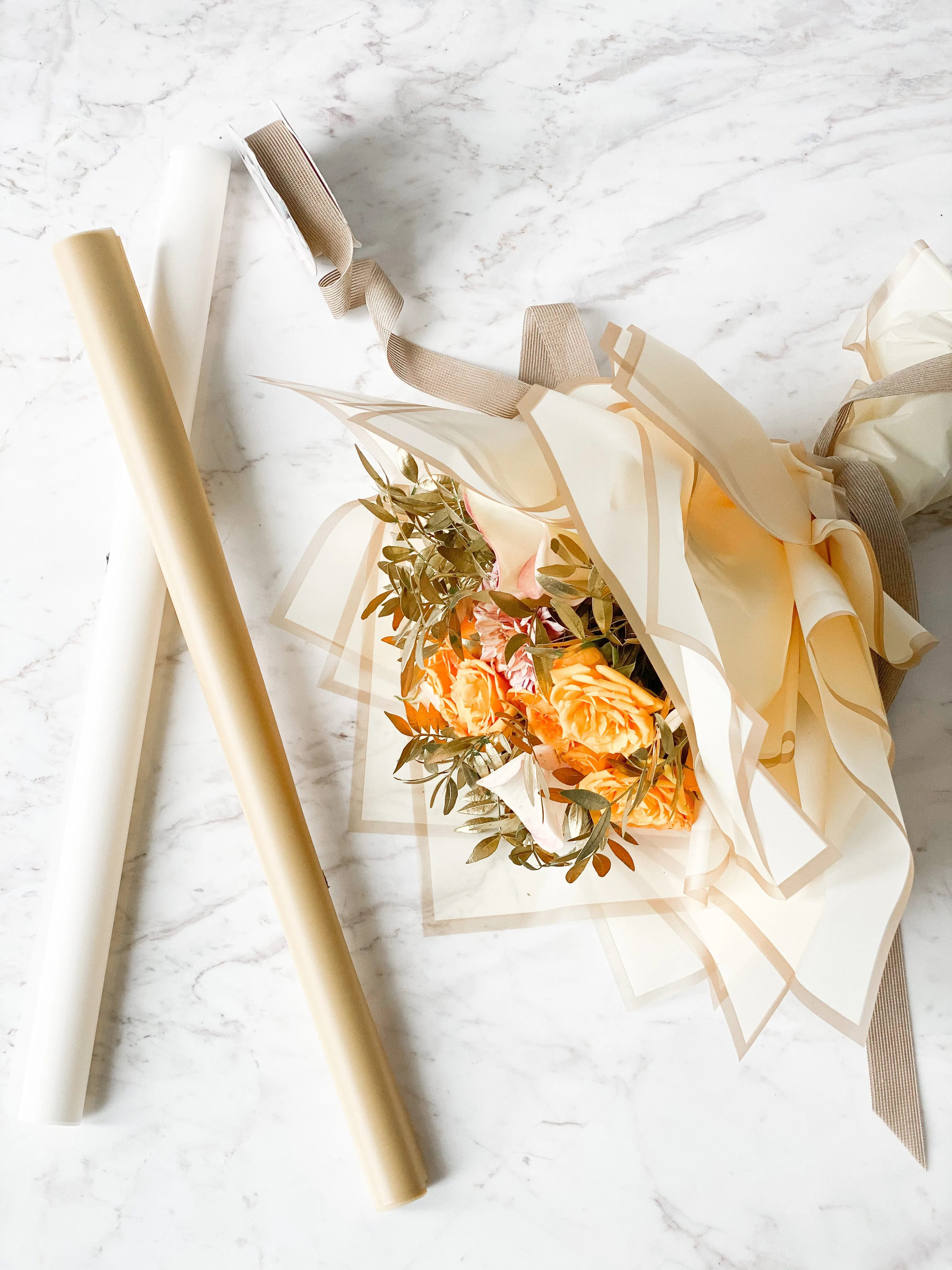 Gold line Wrapping paper