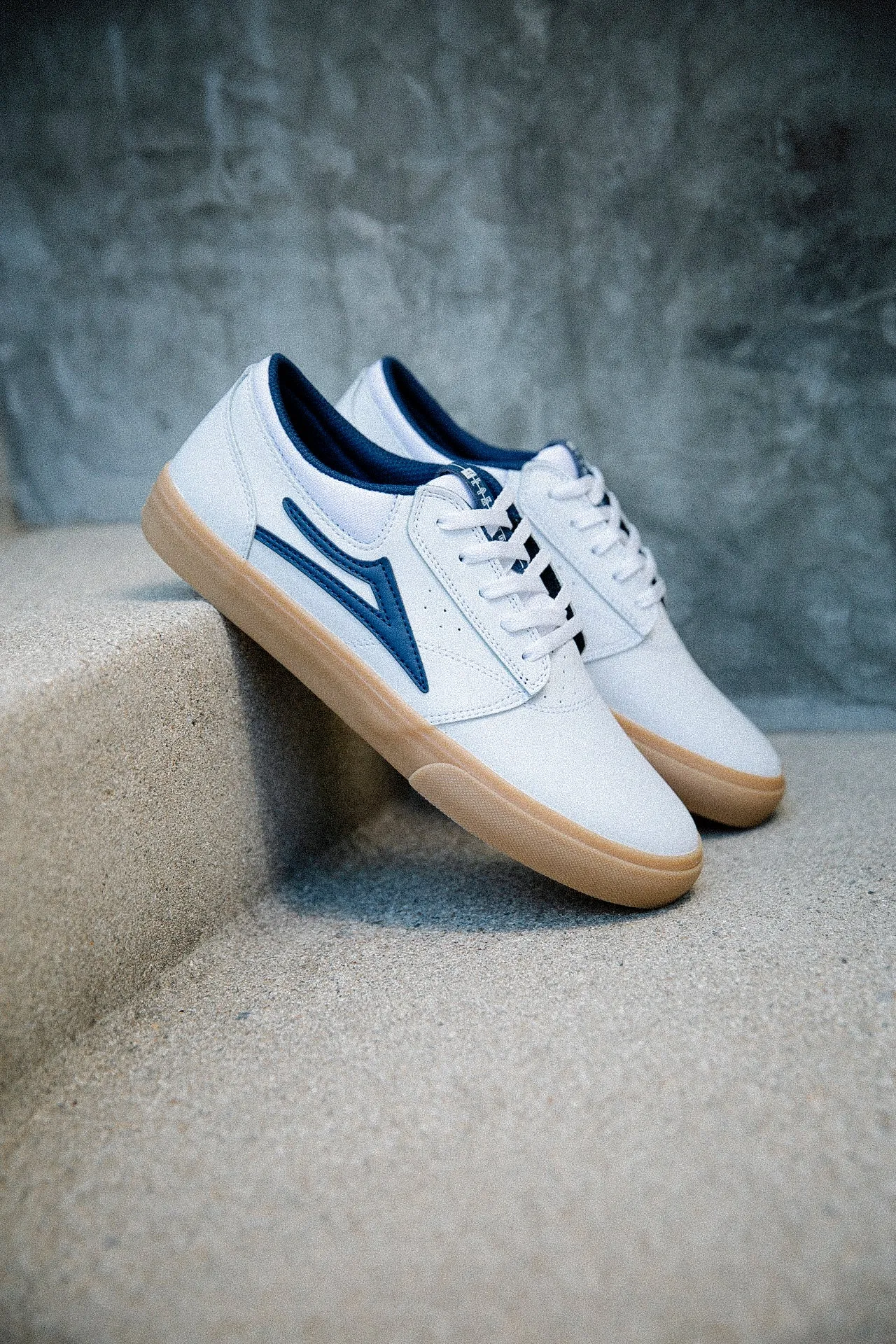 Griffin - White/Gum Leather