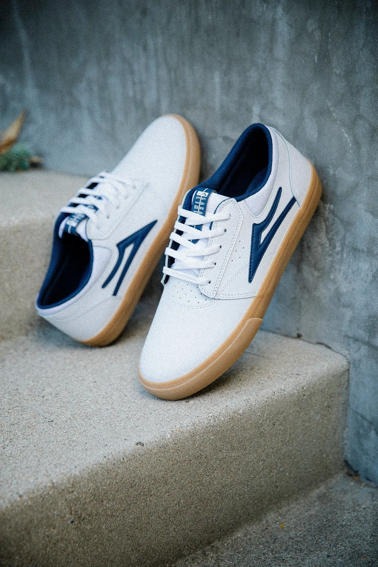 Griffin - White/Gum Leather