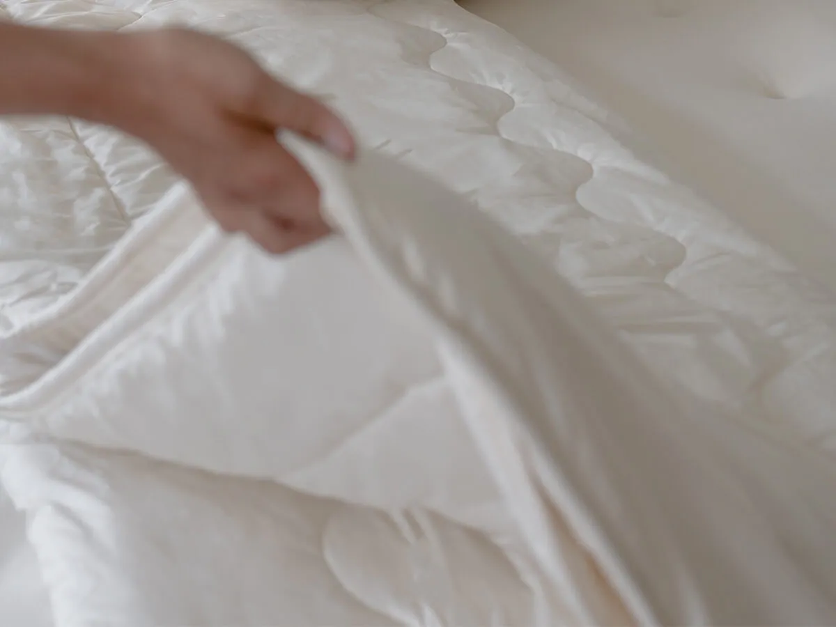Lightweight Comforter