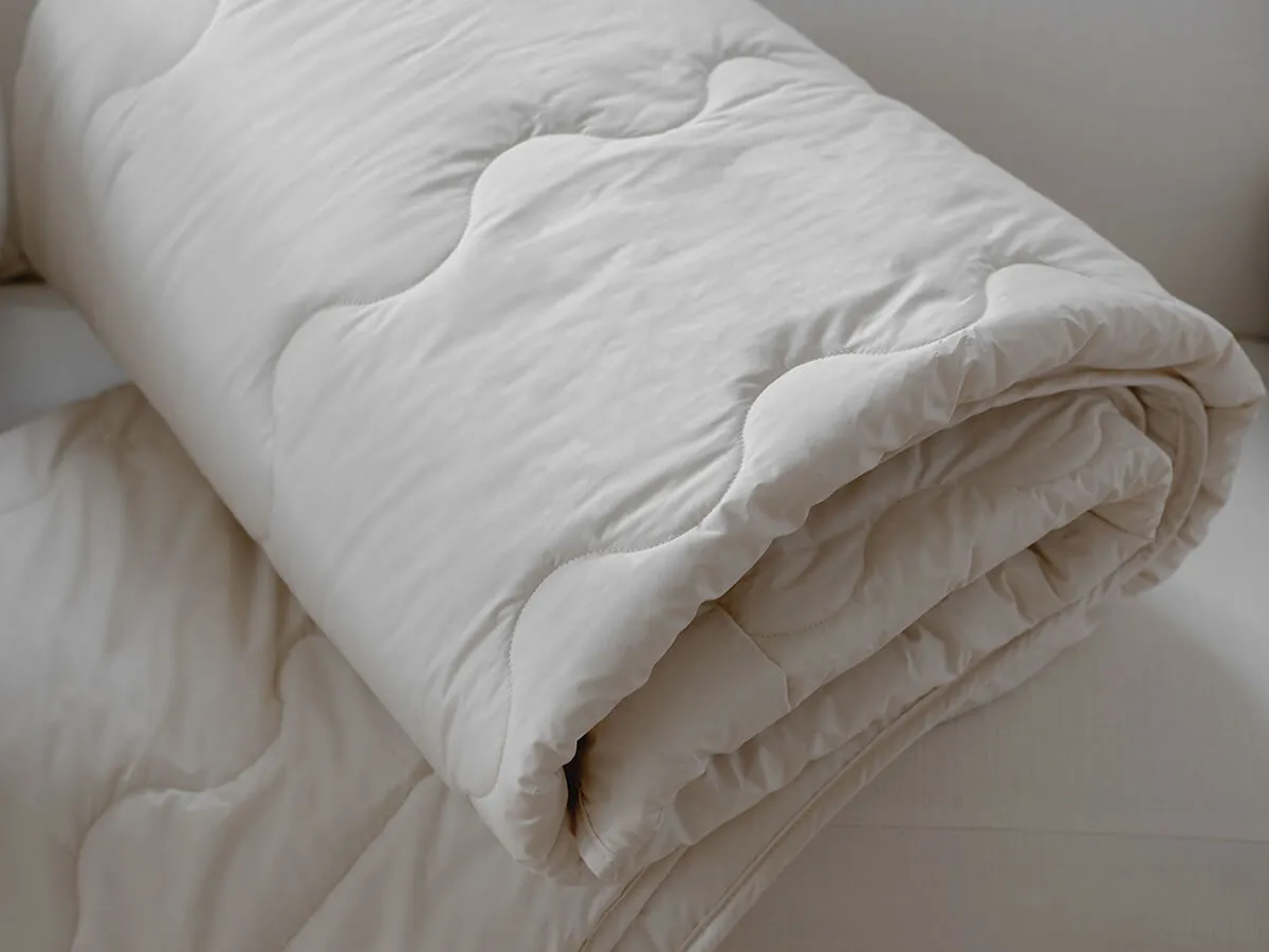 Lightweight Comforter