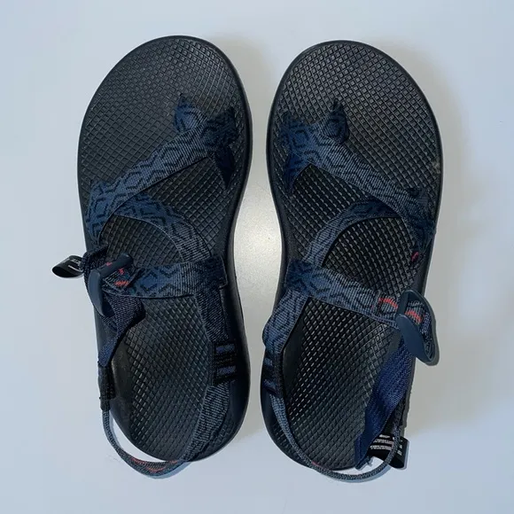 MEN'S Size 9 Z/2 ADJUSTABLE STRAP‎ CLASSIC SANDAL. Color: blue and black.