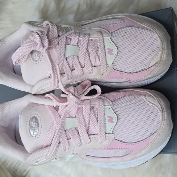 New Balance kids 2002 pink trainers kids 3.5M