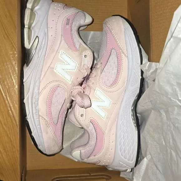 New Balance kids 2002 pink trainers kids 3.5M