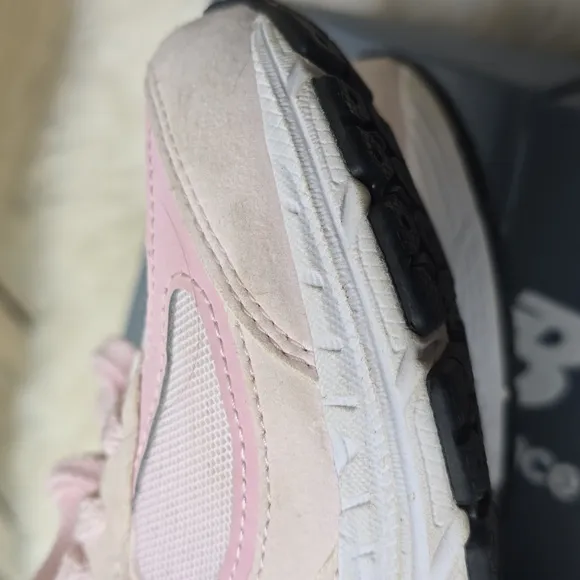New Balance kids 2002 pink trainers kids 3.5M