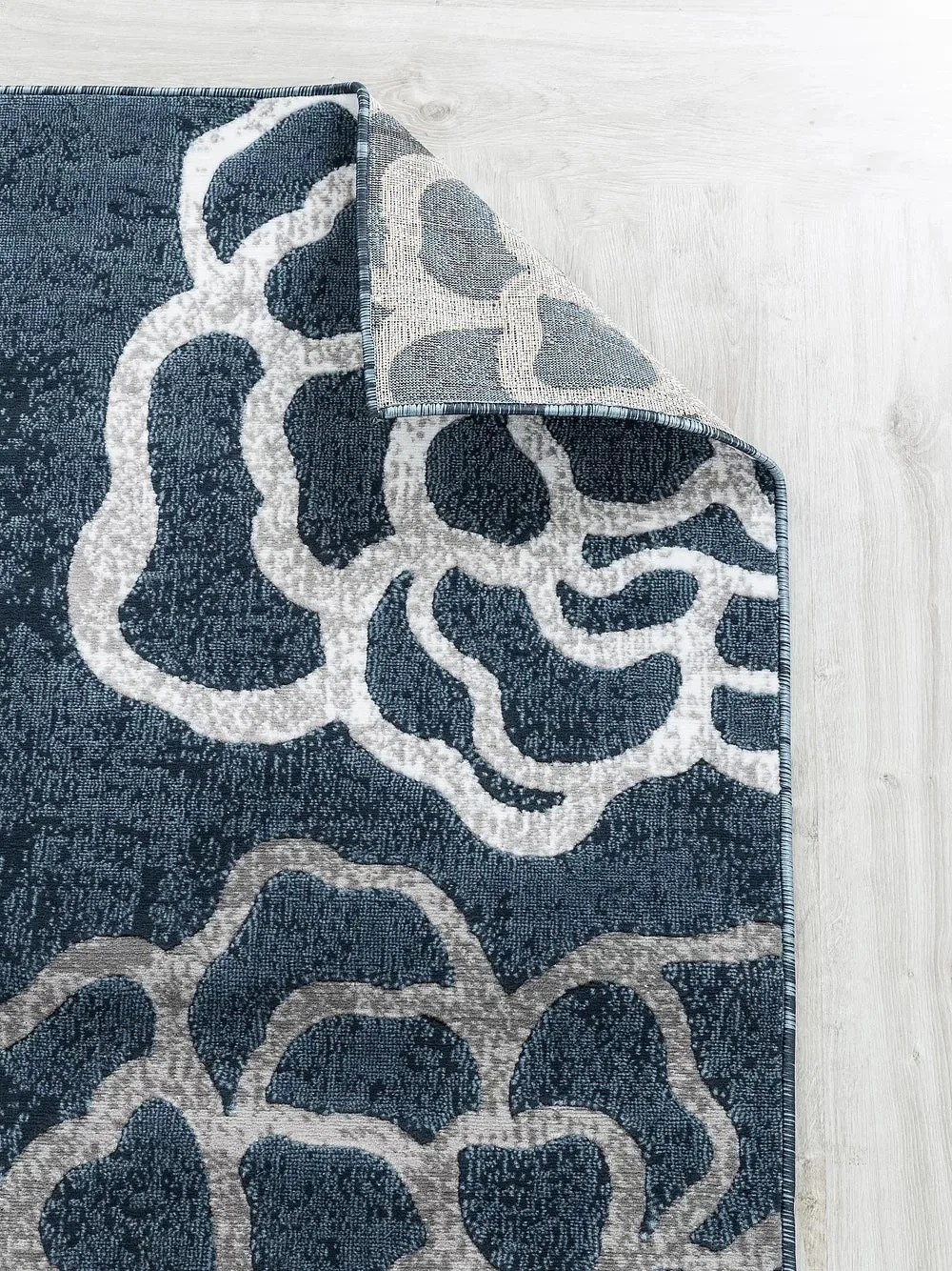 New Beautiful Newport Floral Area Rug in Dark Blue! 3 Ft 7 X 5 Ft! Soil, Stain & Fade Resistant!