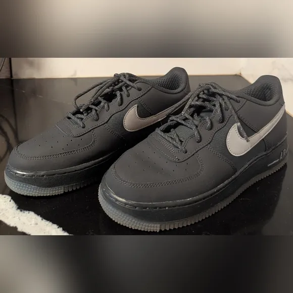 Nike Air Force 1 Low Reflective Grey Swoosh - Size 7Y  Excellent Cond MSRP $245