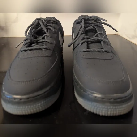 Nike Air Force 1 Low Reflective Grey Swoosh - Size 7Y  Excellent Cond MSRP $245