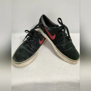 Nike Stefan Janoski Size 8.5 shoes