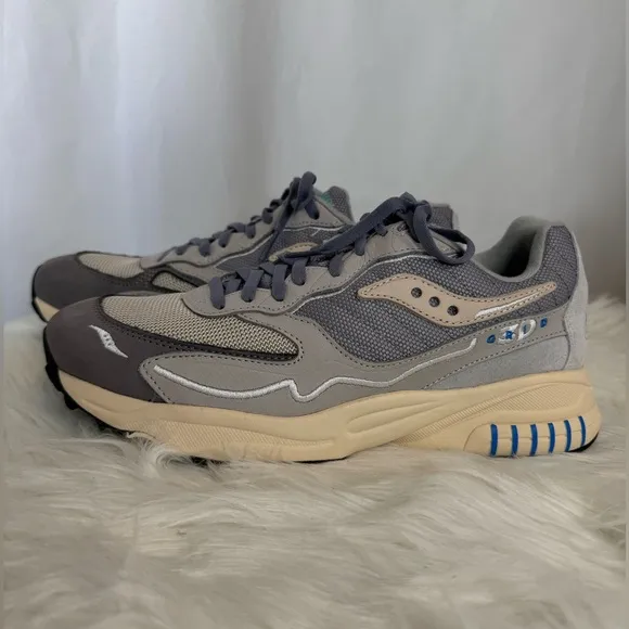 Saucony 3D Grid Hurricane Men’s size 8.5 or Women’s size 10 NWB