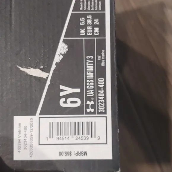 Under Armour GGS Infinity 3 Size 6