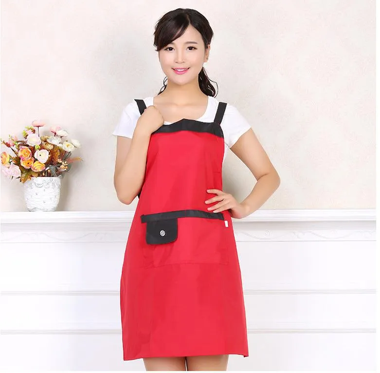 Water-Resistant Apron With Black Shoulder Straps And 2 Front Pockets