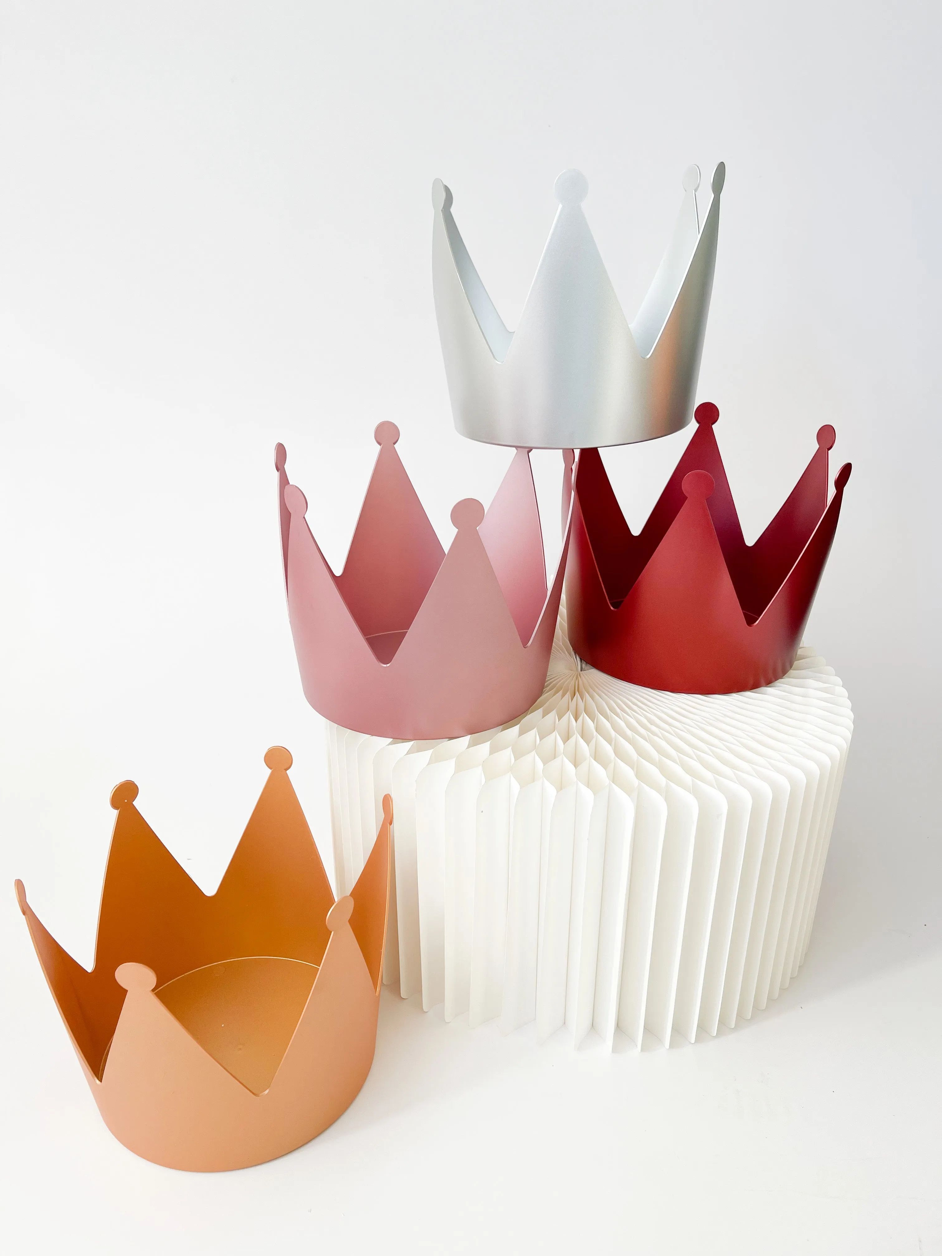 Water Resistant Crown Shape Flower Gift Container Box