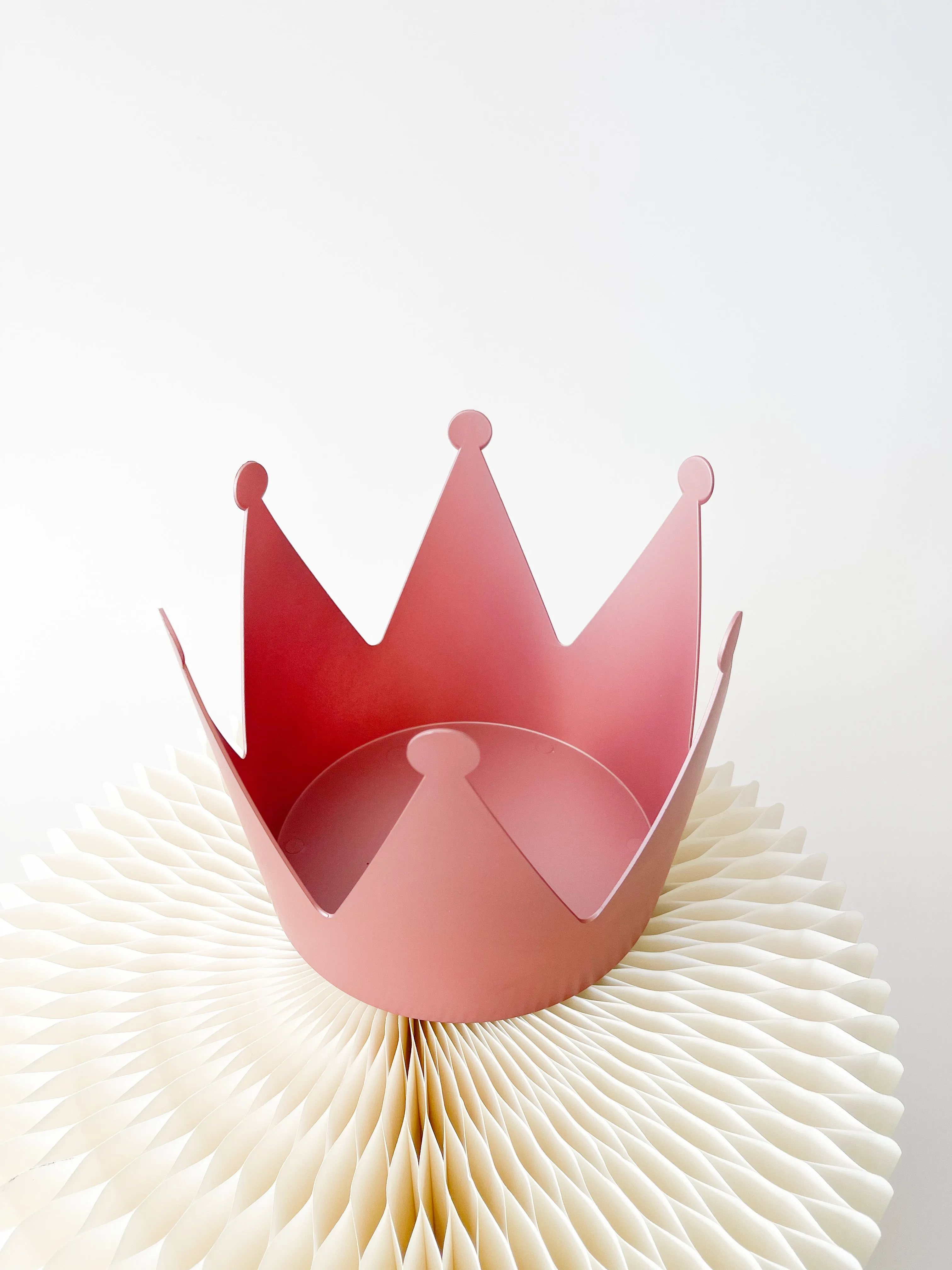 Water Resistant Crown Shape Flower Gift Container Box
