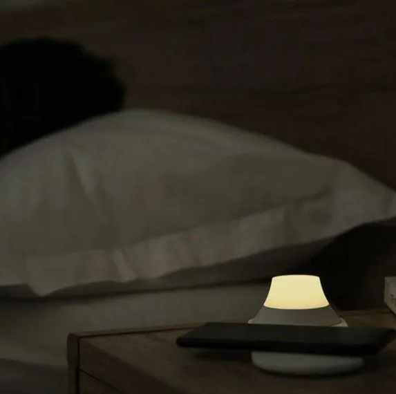 Xiaomi Yeelight Wireless Fast Charger with LED Night Light