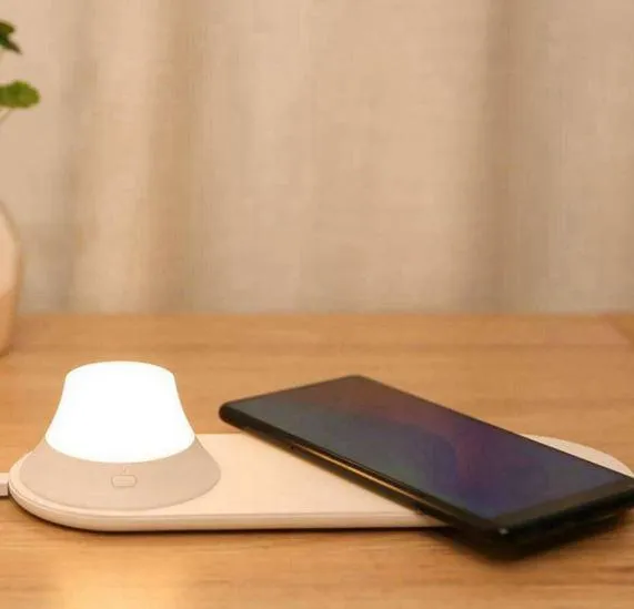 Xiaomi Yeelight Wireless Fast Charger with LED Night Light
